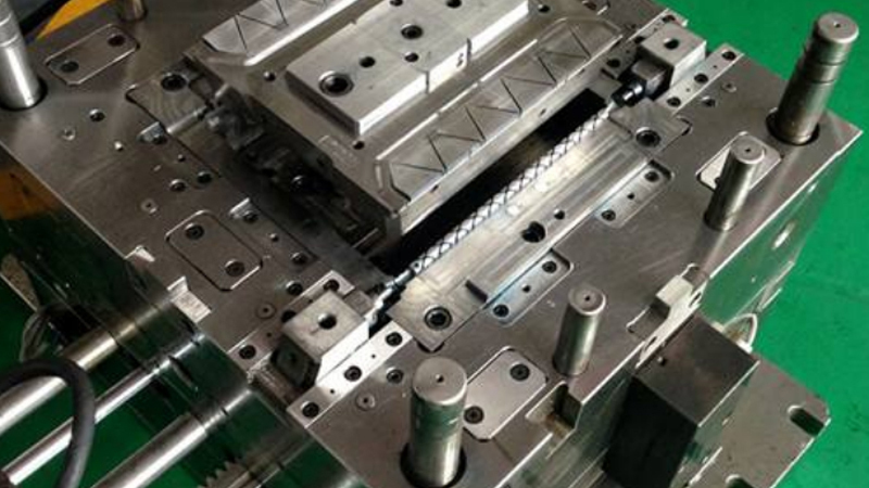 深圳塑膠模具廠，塑膠模具配件有哪些?